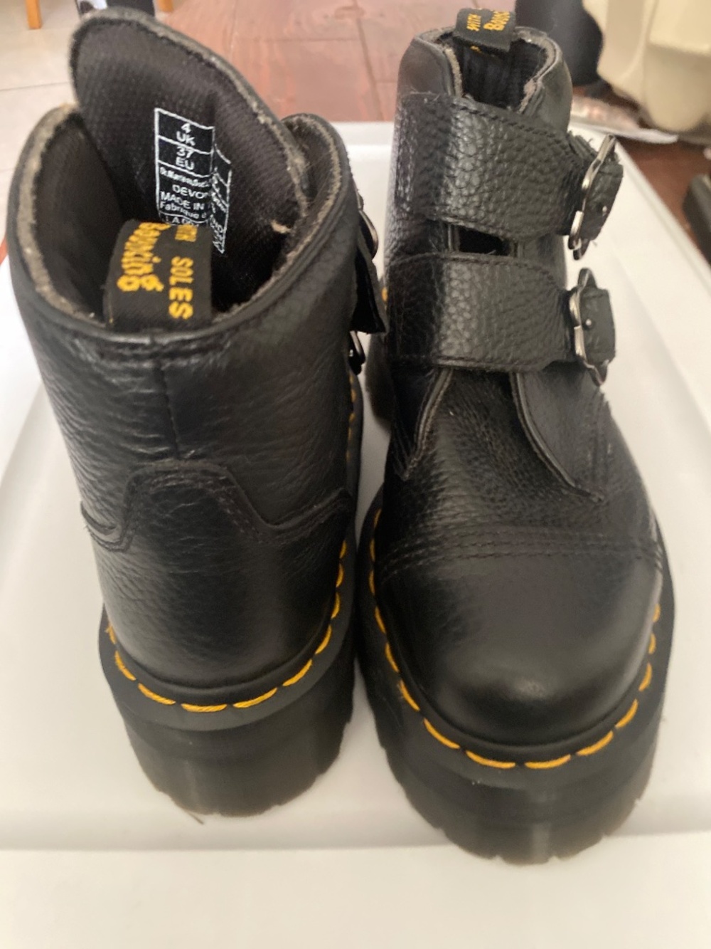 Dr. Martens 6 Devon Flower Boots - Picture 8 of 9